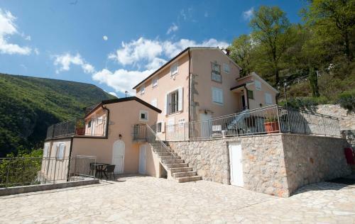 Holiday House Bariani