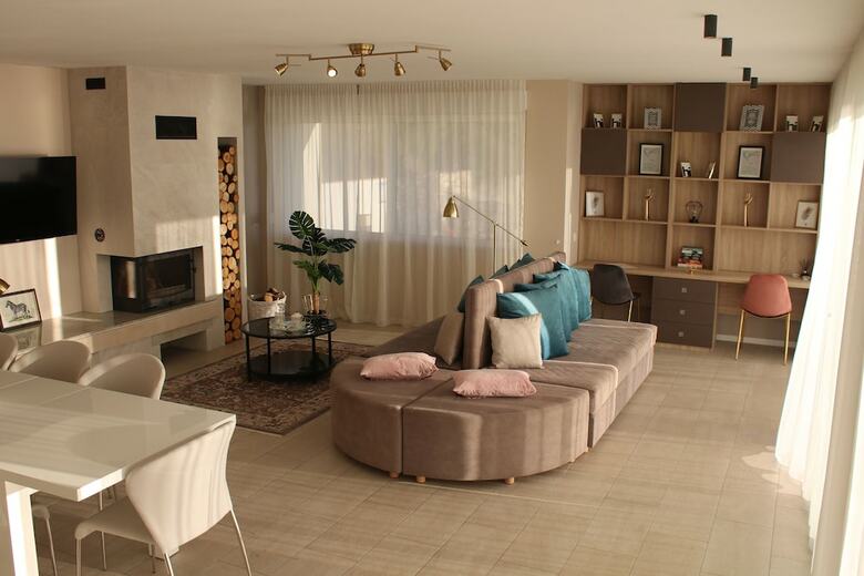 Royal Villa