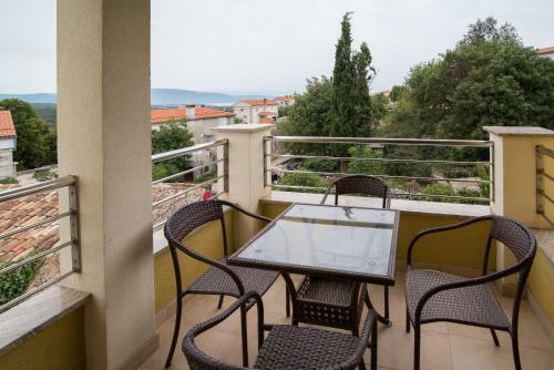 Apartments Salati?