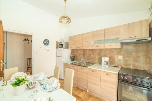 Apartment Nedescina 7455b