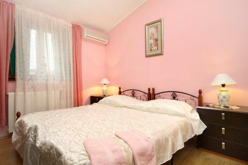 Apartment Nedescina 7455b