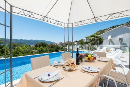 Holiday Home Vrgorac