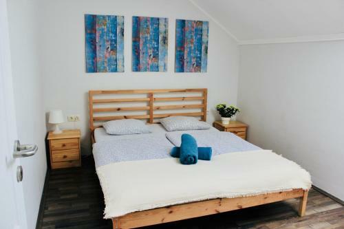 Falling Lakes Hostel