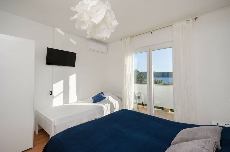 Hostal Rooms Marica