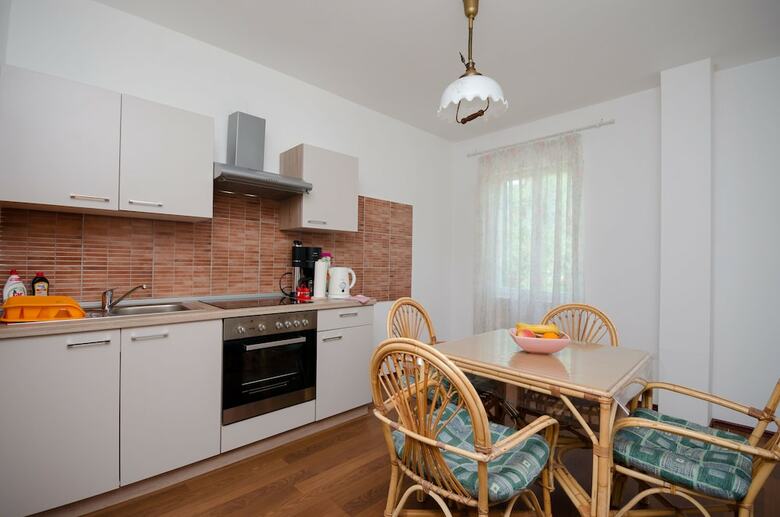 Hostal Rooms Marica