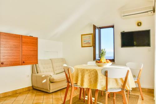 Hostal Bella Vista Apartments
