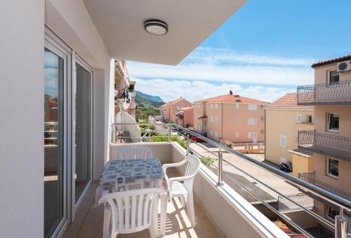 Apartments With A Parking Space Makarska - 6720