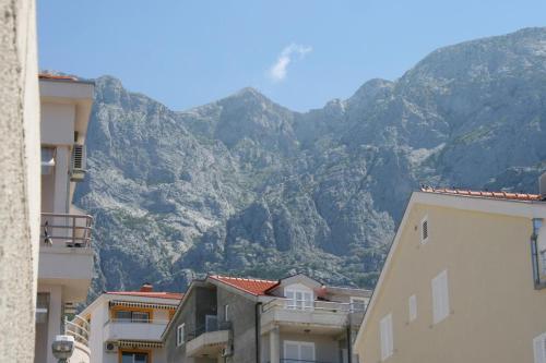 Apartments With A Parking Space Makarska - 6720