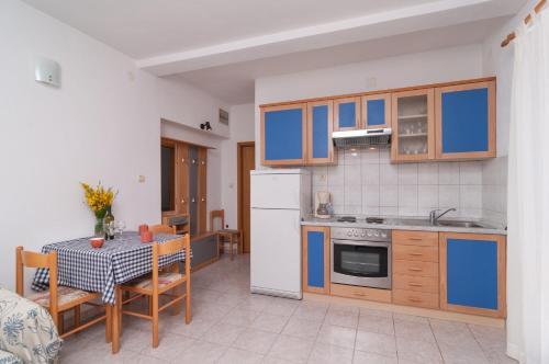 Apartments Katija 4203