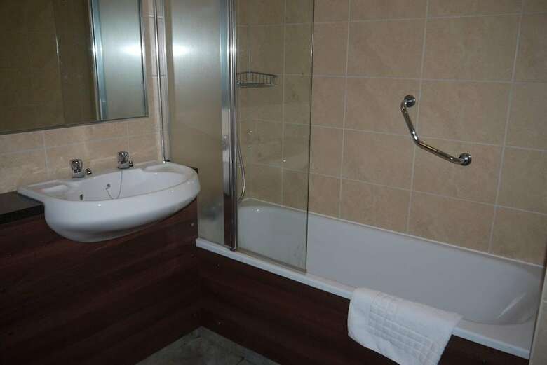 Hotel Legacy Royal Victoria