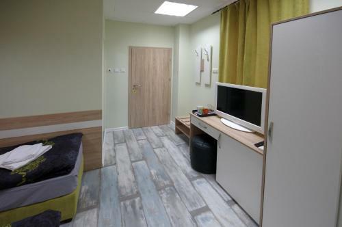 Hostal Guest House "the House"