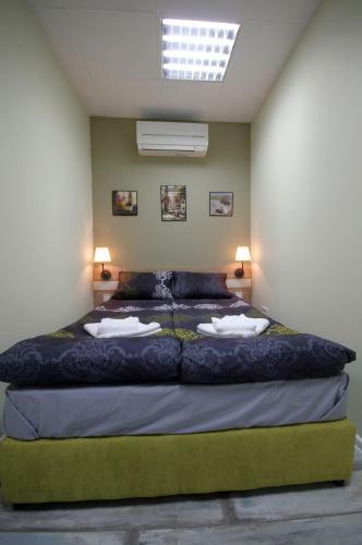 Hostal Guest House "the House"