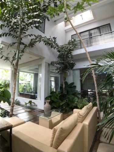 Hotel Five.s