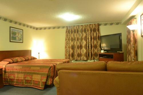 Hotel Aurora Park Inn & Suites