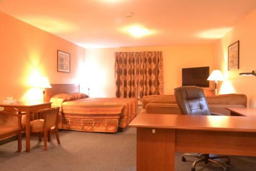 Hotel Aurora Park Inn & Suites
