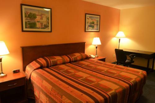 Hotel Aurora Park Inn & Suites