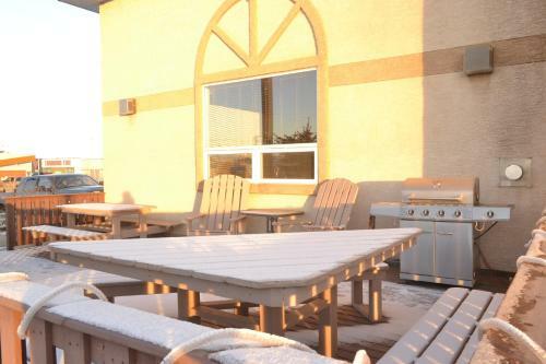 Hotel Aurora Park Inn & Suites