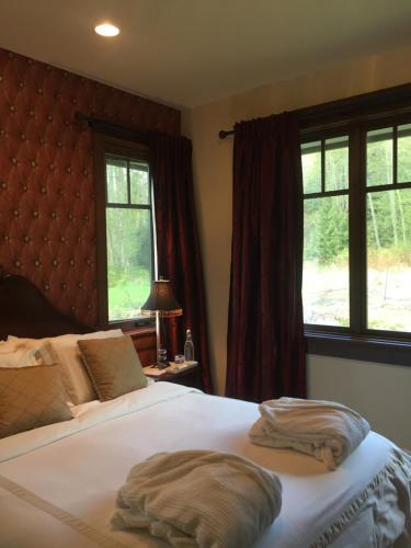 Country Bay Manor B&B