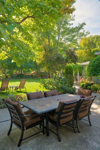 Bed & Breakfast E'laysa Guesthouse And Vineyard Retreat