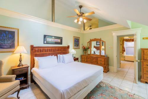Posada Chipman Hill Suites - Senator Dever House
