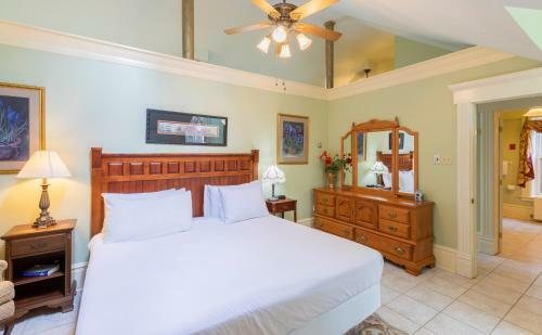 Posada Chipman Hill Suites - Senator Dever House