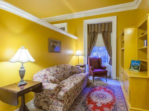 Posada Chipman Hill Suites -yeats House