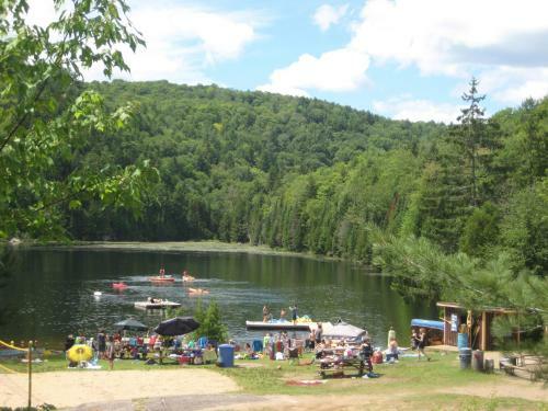 Chalets Aux Berges Du Lac Castor