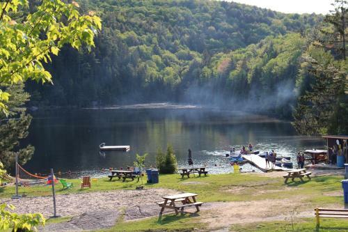 Chalets Aux Berges Du Lac Castor