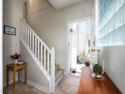 Hostal Marpole Guest House