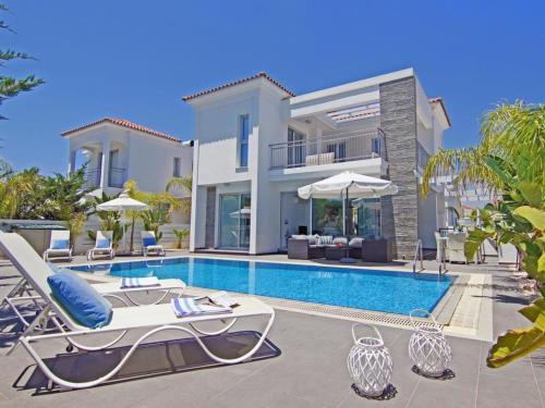 Thalisa Street-villa 10