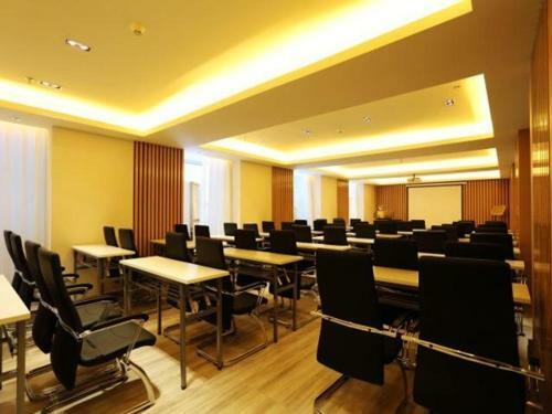 Hotel Jinjiang Inn Select Changchun Jingyuetan Park