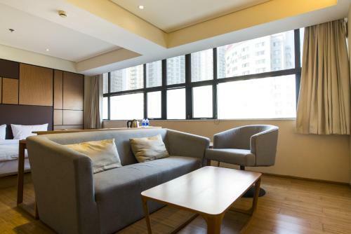 Ji Hotel Dalian Peace Square