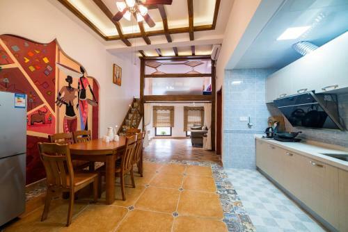 Zhangjiajie Exotic Style Hotel