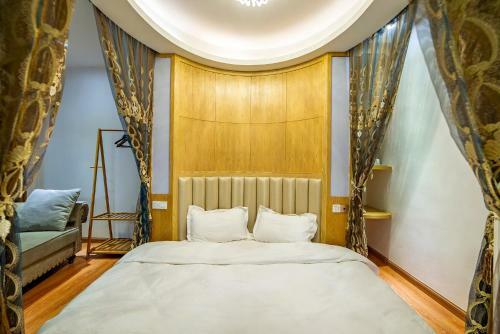 Zhangjiajie Exotic Style Hotel