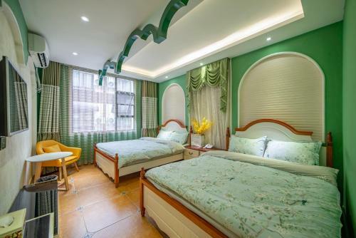 Zhangjiajie Exotic Style Hotel