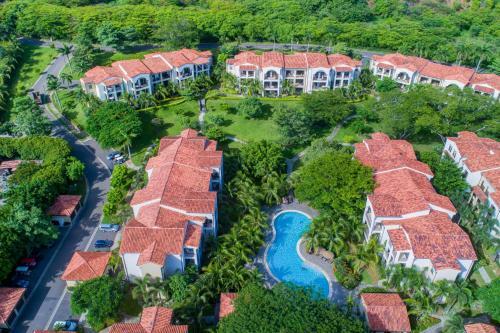 Hostal Breeze Private Residence Club