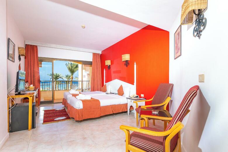 Hotel Flamenco Beach Resort