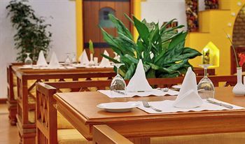 Hotel Dona Sylvia Beach Resort