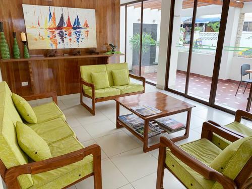 Hotel Palmira Inn