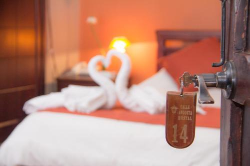 Hotel Hostal Calle Angosta Ecuador