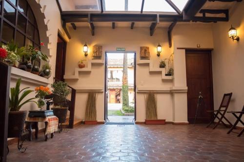 Hotel Hostal Calle Angosta Ecuador