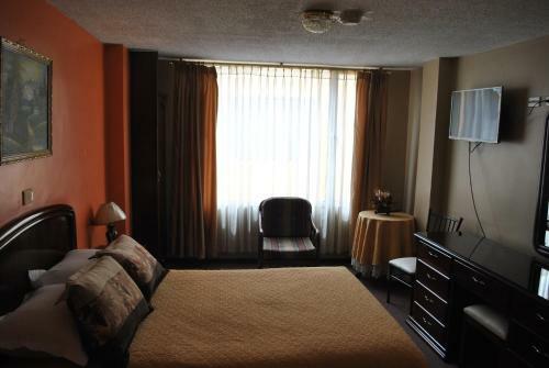 Hotel Makroz