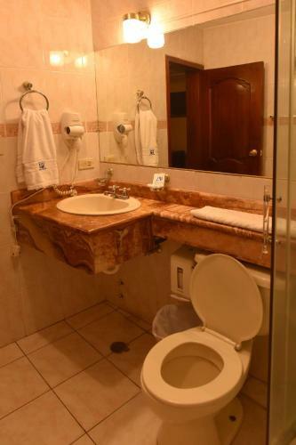 Hotel Makroz
