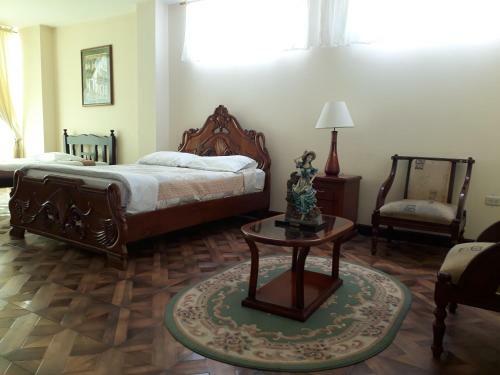 El Cardenal Hotel
