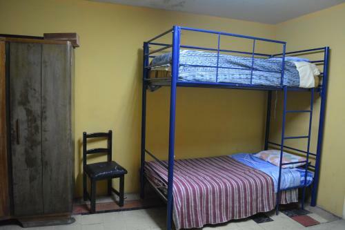Albergue Latinos Brothers House