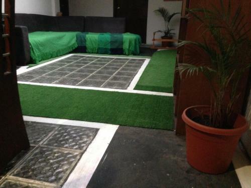 Albergue Latinos Brothers House
