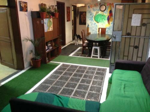 Albergue Latinos Brothers House