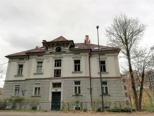 Apartamento Attic Karlov?ka