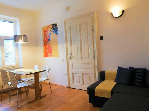 Apartamento Attic Karlov?ka