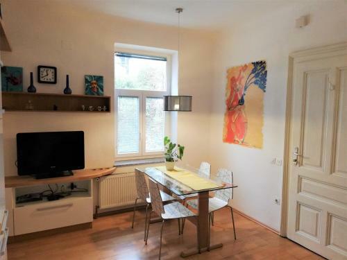 Apartamento Attic Karlov?ka